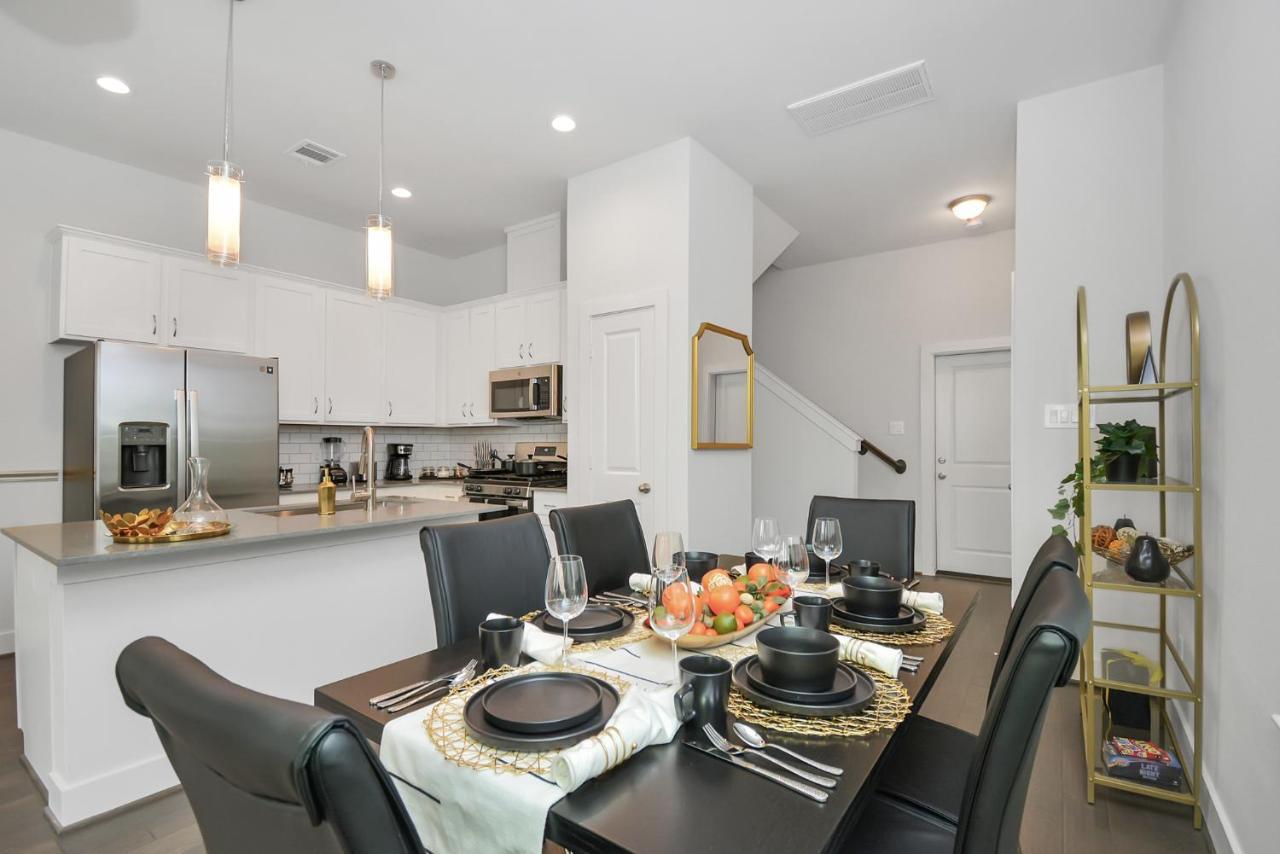 Ferienhaus Emerald Palace - New, Modern 3br Townhome Close To Downtown, Nrg, Med Ctr Houston