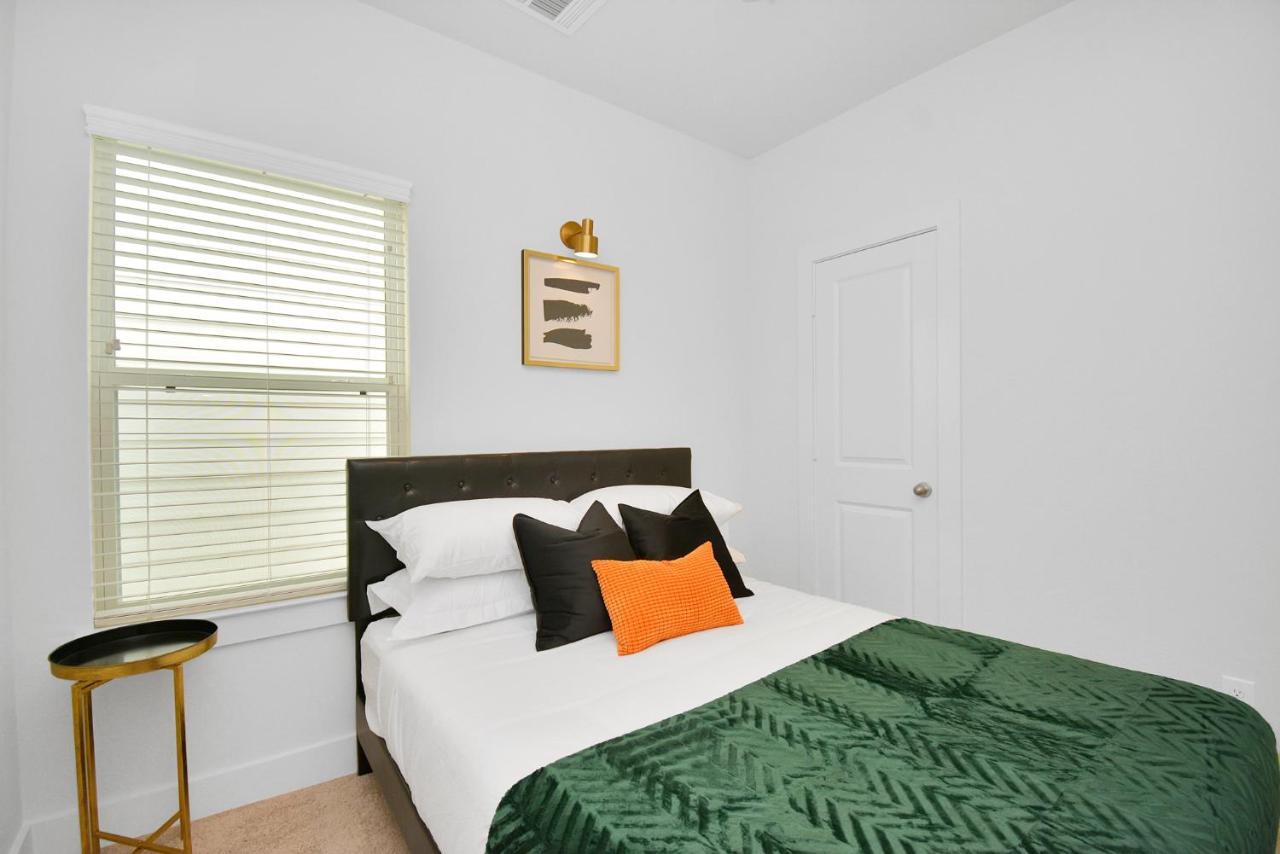 Ferienhaus Emerald Palace - New, Modern 3br Townhome Close To Downtown, Nrg, Med Ctr