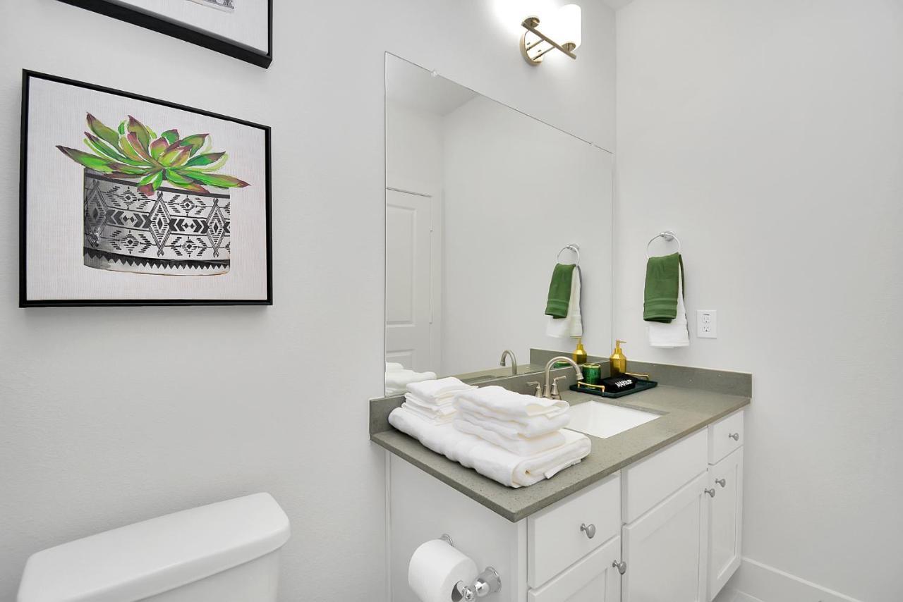 Ferienhaus Emerald Palace - New, Modern 3br Townhome Close To Downtown, Nrg, Med Ctr Houston