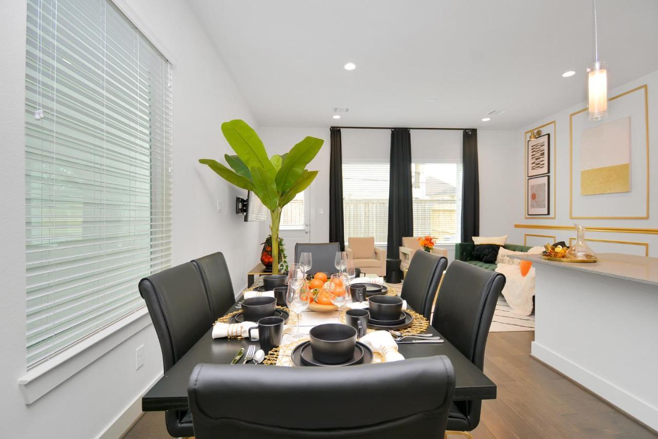 Emerald Palace - New, Modern 3br Townhome Close To Downtown, Nrg, Med Ctr Houston